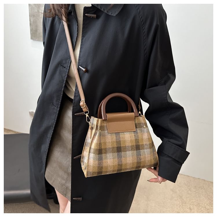 Set: Plaid Shoulder Bag + Plain Faux Leather Pouch