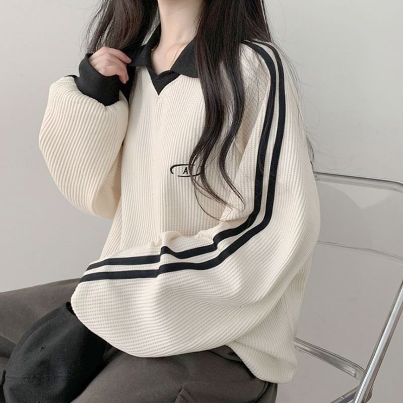 Long Sleeve Contrast-Trim Embroidered Waffle Pattern Loose-Fit Pullover