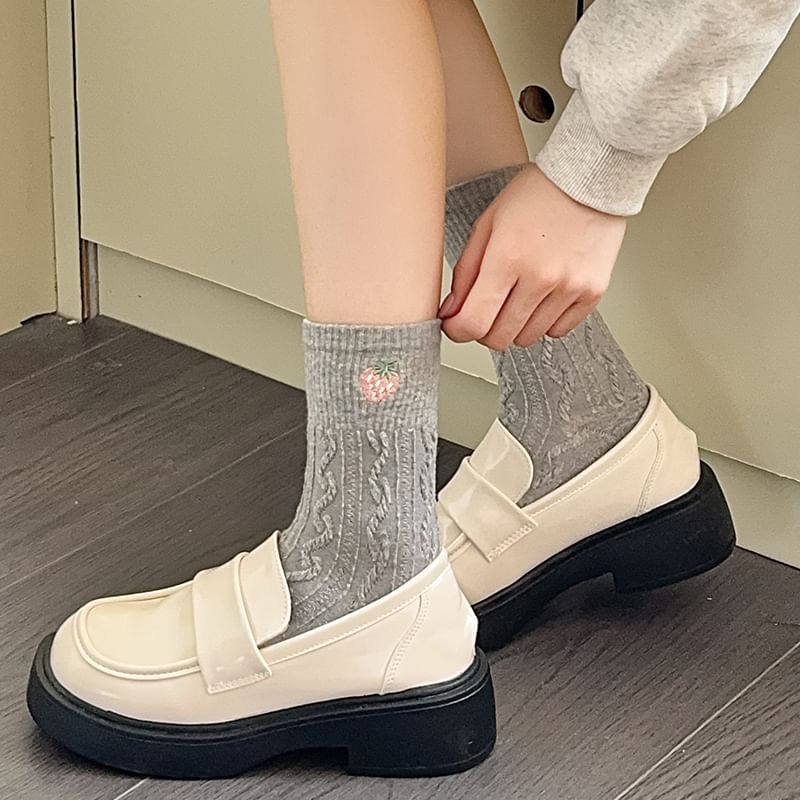 Embroidered Ribbed Socks