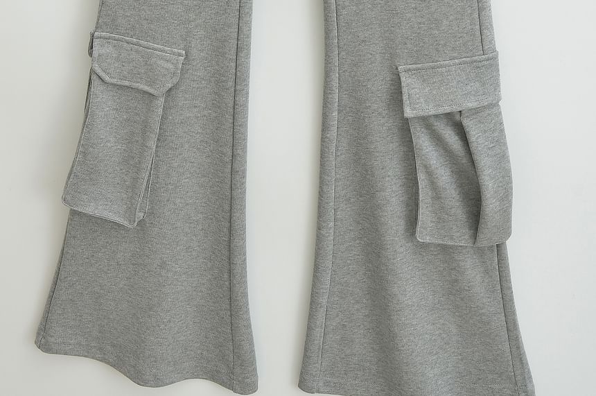 Elastic Waist Bootcut Cargo Sweatpants