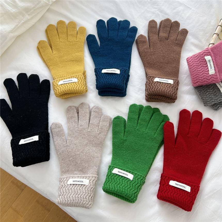 Lettering Applique Touchscreen Knit Gloves