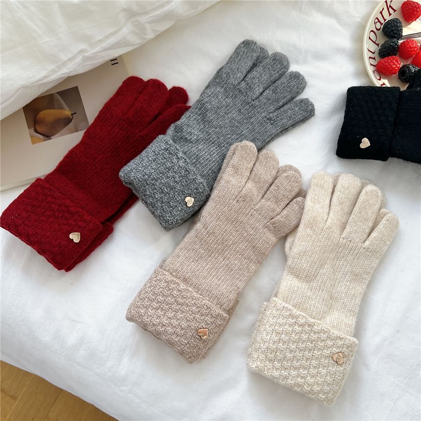 Metal Heart Touchscreen Knit Gloves