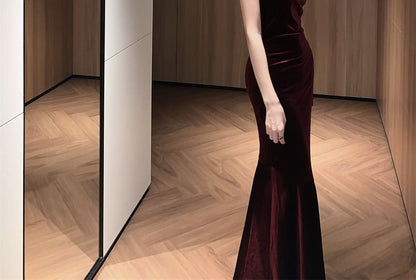 Sleeveless One Shoulder Plain Velvet Mermaid Evening Gown