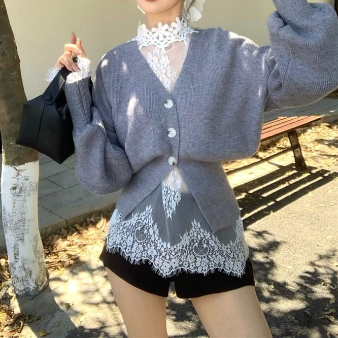 Long-Sleeve High Neck Lace Top / V-Neck Button-Up Cardigan / High Waist Shorts