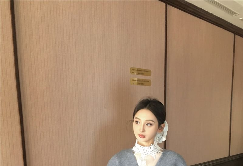 Long-Sleeve High Neck Lace Top / V-Neck Button-Up Cardigan / High Waist Shorts