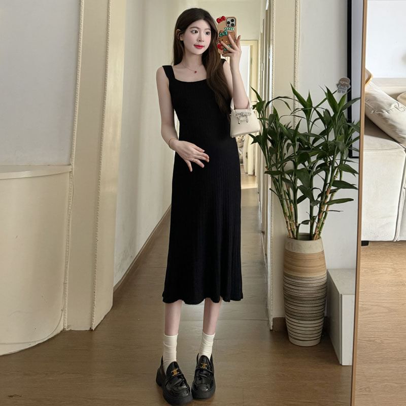 Maternity Long-Sleeve Crew Neck Asymmetrical Floral Accent Cable Knit Crop Top / Sleeveless Square Neck Plain Midi A-Line Dress