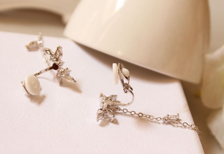 Rhinestone Alloy Dangle Earring