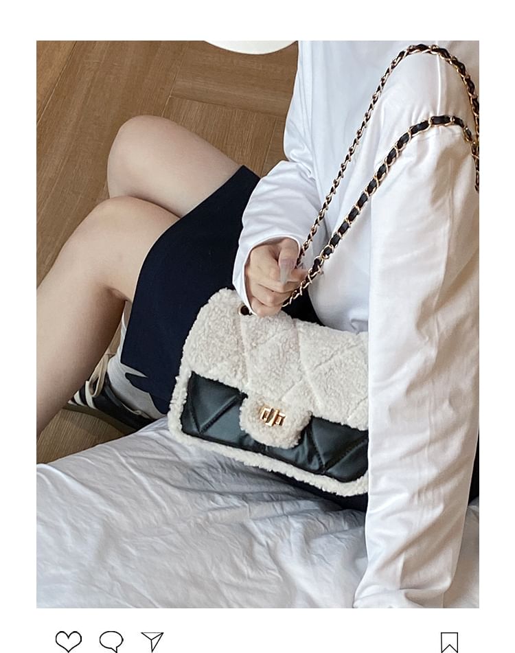 Chain Strap Fleece Panel Quilted Faux Leather Flap Shoulder Bag