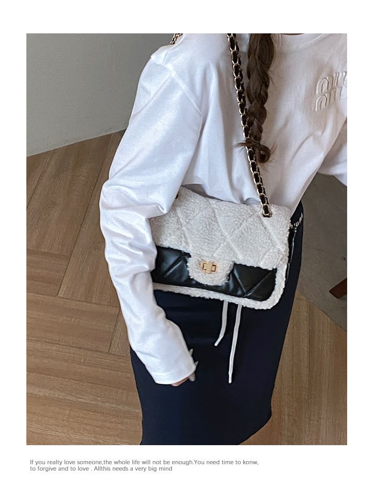Chain Strap Fleece Panel Quilted Faux Leather Flap Shoulder Bag