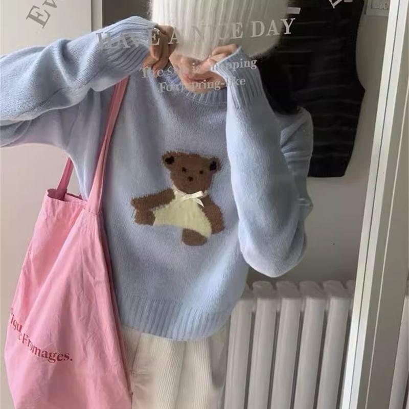 Crewneck Bear Embroidery Sweater