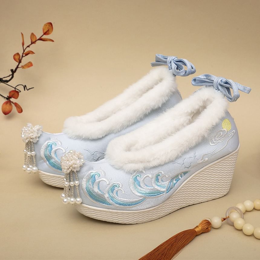 Embroidered Wedge Fleece-Lined Pumps Heel