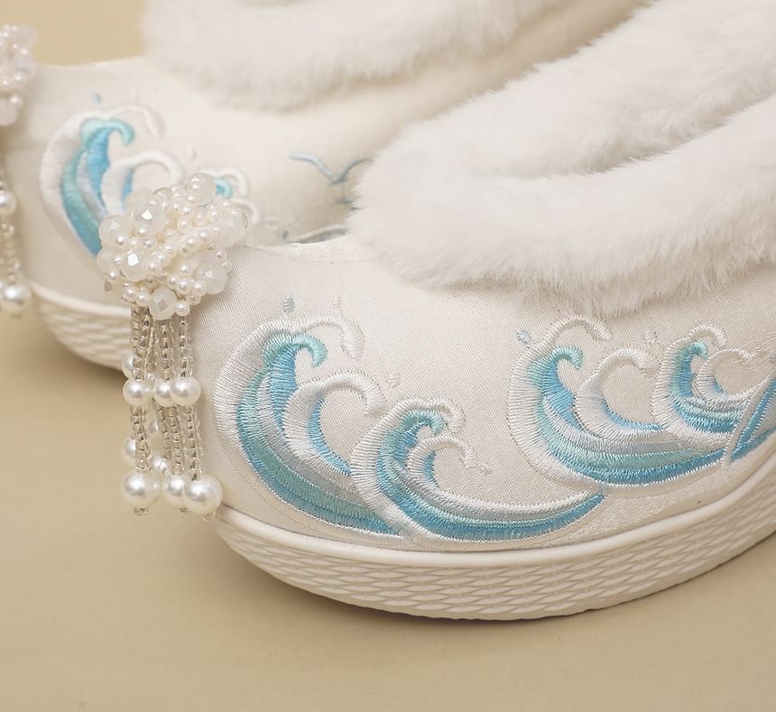 Embroidered Wedge Fleece-Lined Pumps Heel