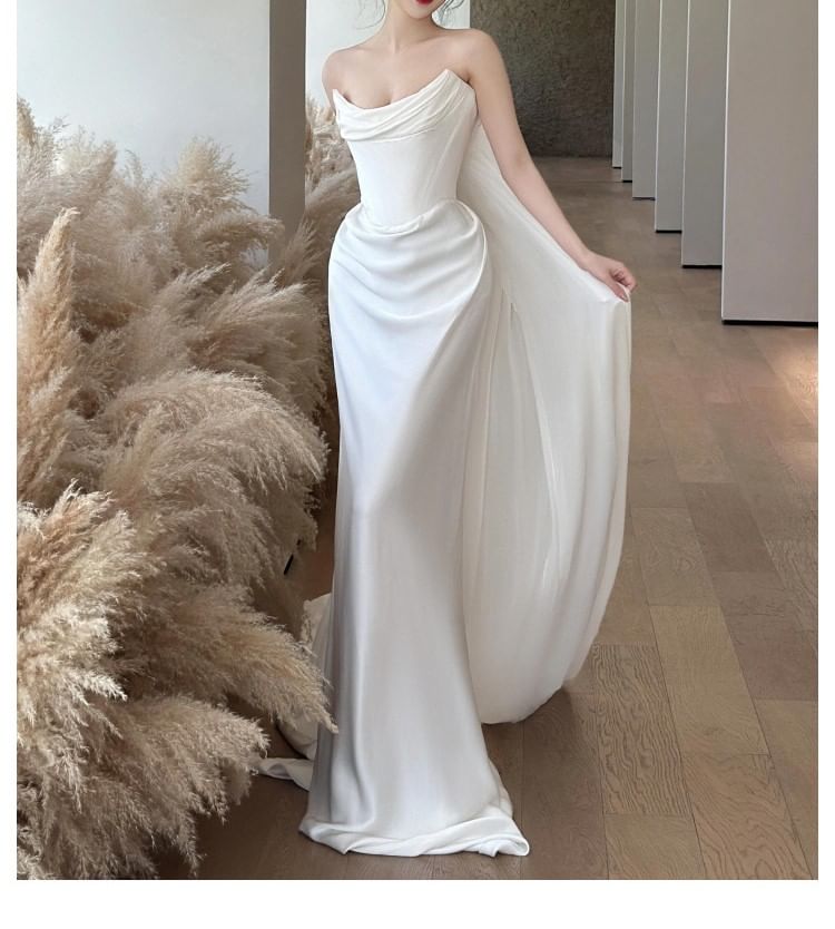 Strapless Plain Sheath Wedding Gown