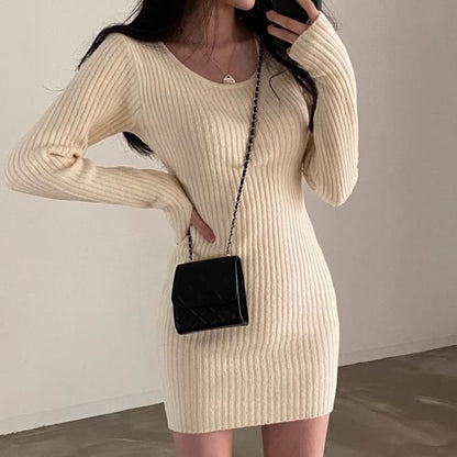 Long-Sleeve Scoop Neck Plain Ribbed Knit Mini Sheath Dress