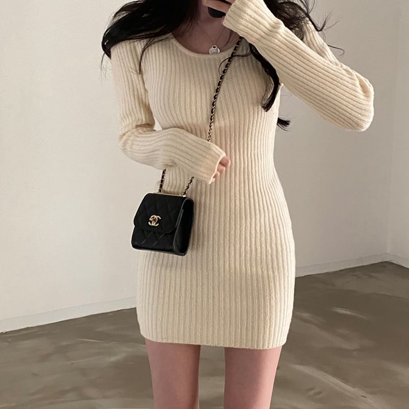 Long-Sleeve Scoop Neck Plain Ribbed Knit Mini Sheath Dress