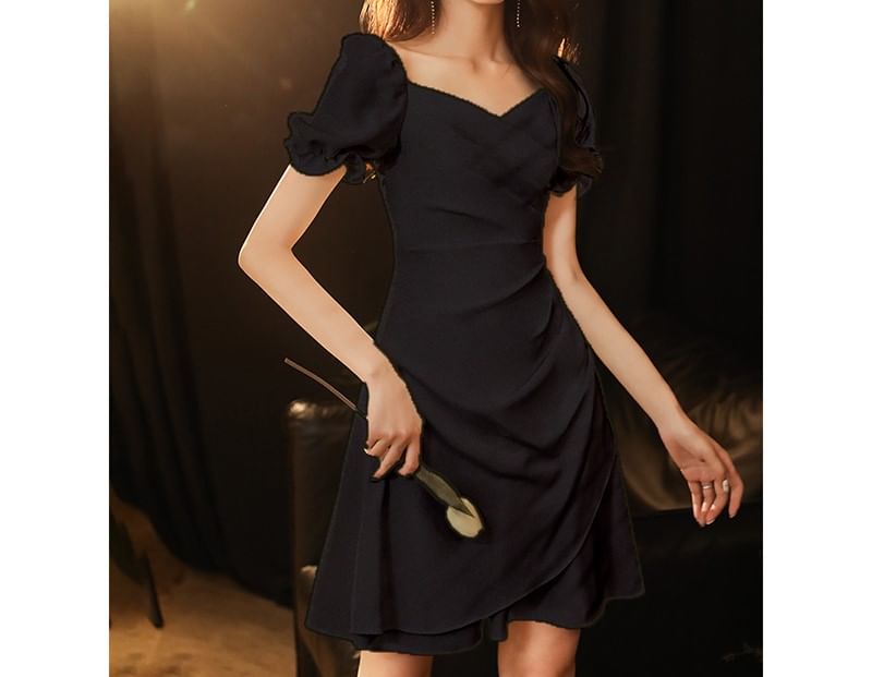 Short-Sleeve V-Neck Plain Ruched Mini A-Line Cocktail Dress