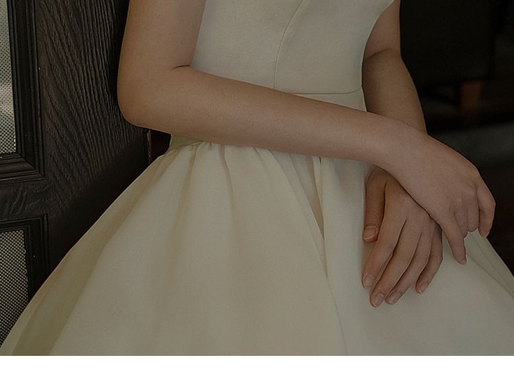 Spaghetti Strap Sweetheart Neckline Plain Trained Open Back A-Line Wedding Ball Gown