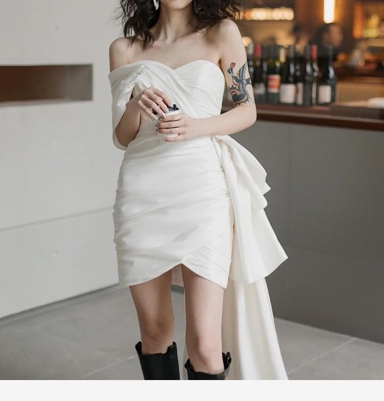 Short-Sleeve Off-Shoulder Plain Asymmetrical Ruched Mini Sheath Wedding Dress