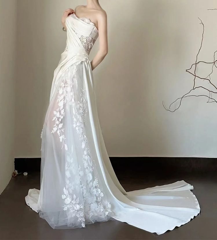 Spaghetti Strap One-Shoulder Floral Lace Panel A-Line Wedding Gown