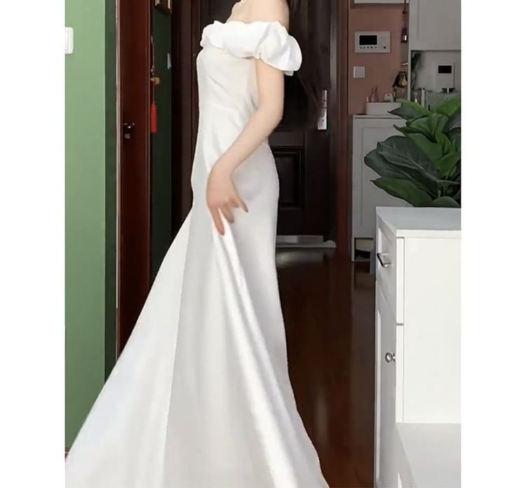 Cap-Sleeve Off-Shoulder Plain A-Line Wedding Gown