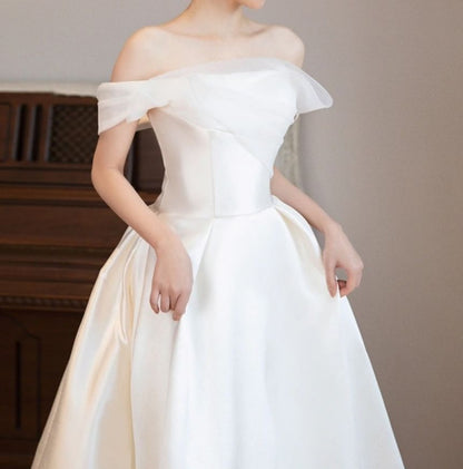 Sleeveless Off-Shoulder Plain Wedding Ball Gown