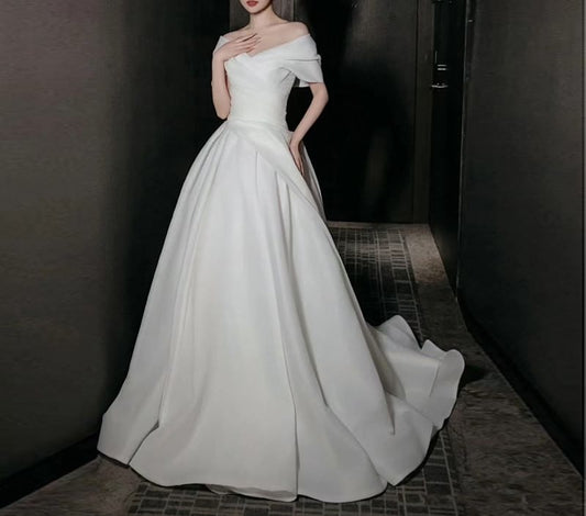 Sleeveless Off-Shoulder Plain Wedding Ball Gown