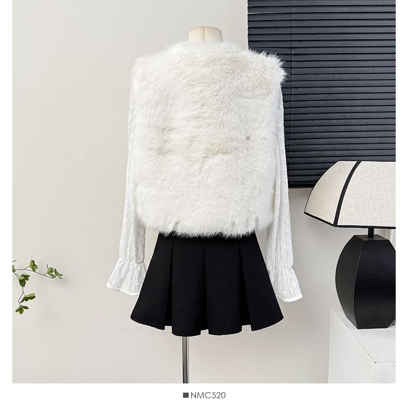 Buckled Faux-Fur V-Neck Vest Jacket