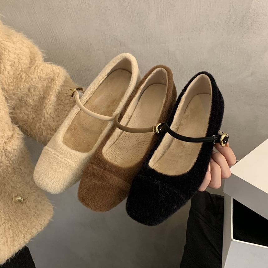 Low Heel Plain Mary Jane Pumps