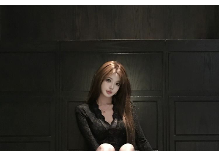 V-Neck Slim Fit Top with Lace Details and Long Sleeves