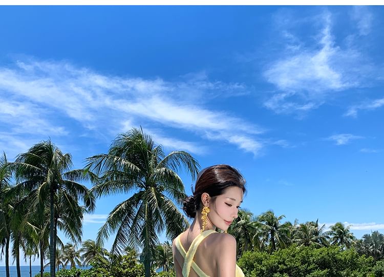 Gown Plain V-Neck Evening Sleeveless Sequin Sheath