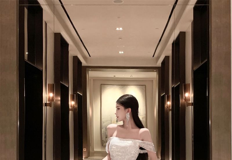 Sleeveless Off Shoulder Plain Sequin Slit A-Line Evening Gown