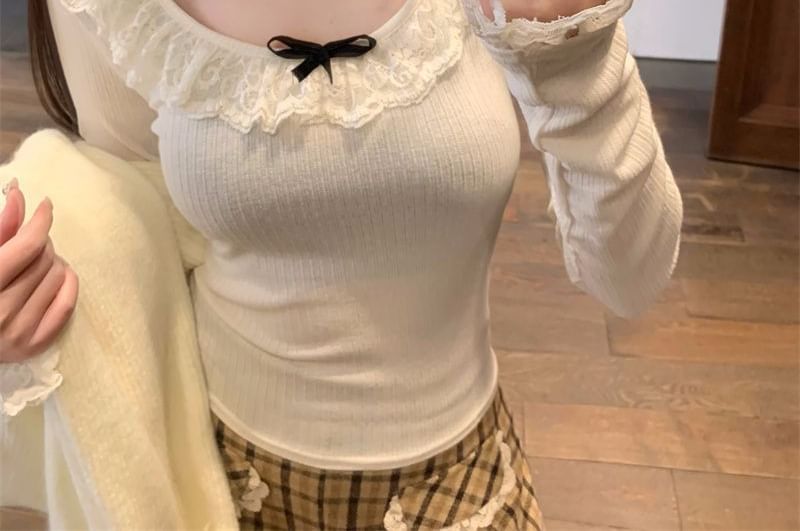 Ruffle Trim Scoop Neck Long Sleeve Plain Tee