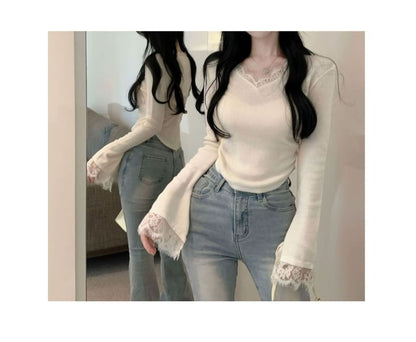 Lace Trim V-Neck T-Shirt with Long Sleeves