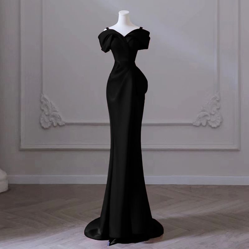 Cold-Shoulder Plain Mermaid Evening Gown