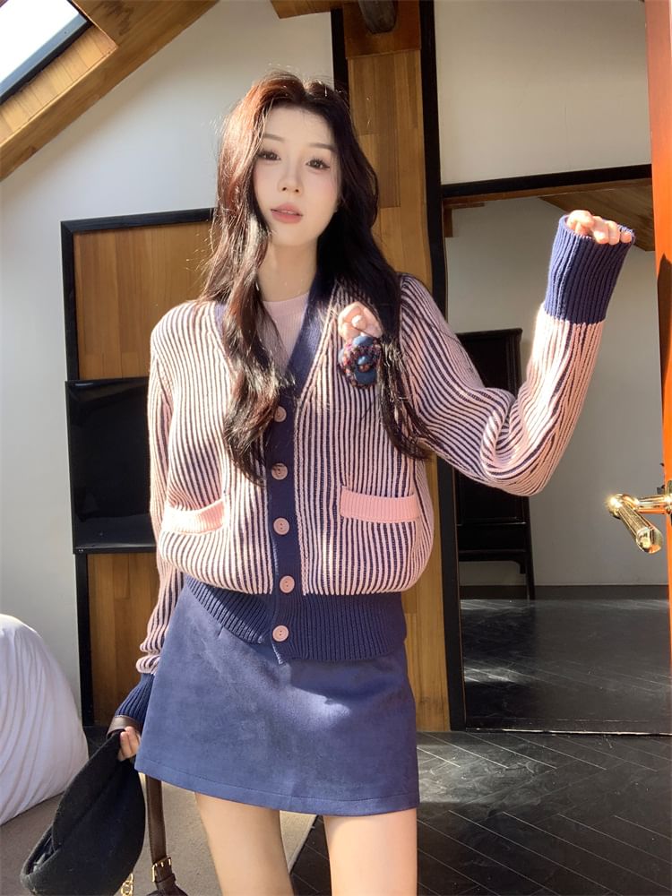 Ribbed V-Neck Cardigan & Mini Skirt Set with Brooch - Long Sleeve Knit Top
