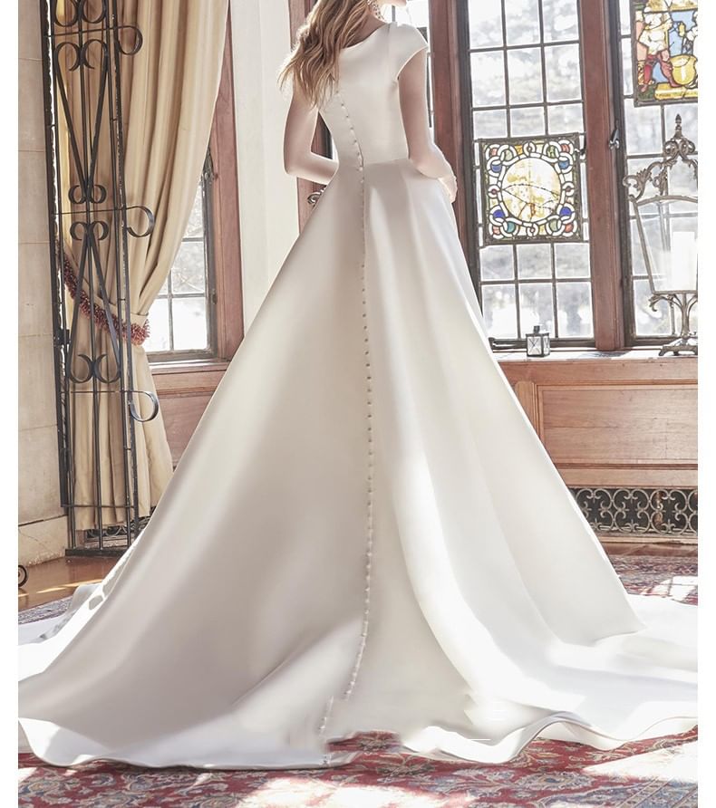Cap-Sleeve Sweetheart Neckline Plain Trained A-Line Wedding Gown