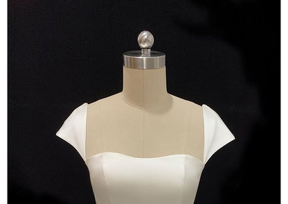 Cap-Sleeve Sweetheart Neckline Plain Trained A-Line Wedding Gown
