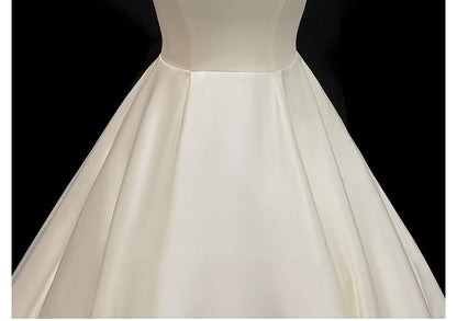 Cap-Sleeve Sweetheart Neckline Plain Trained A-Line Wedding Gown