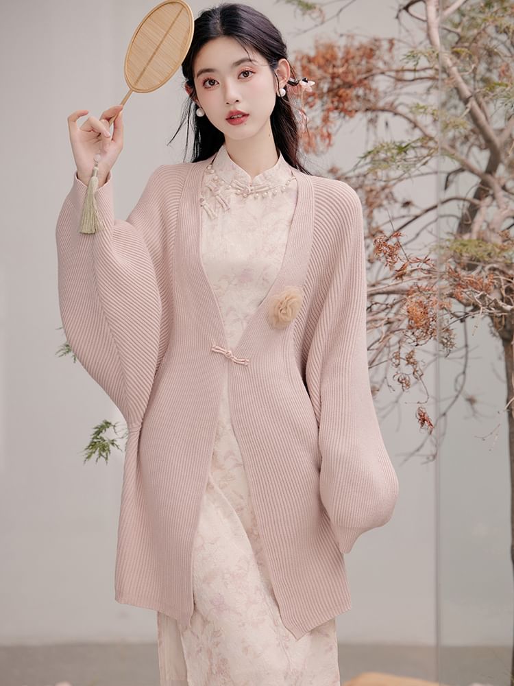 3/4-Sleeve Floral Faux Pearl Midi Qipao / Ribbed Long Frog Button Cardigan