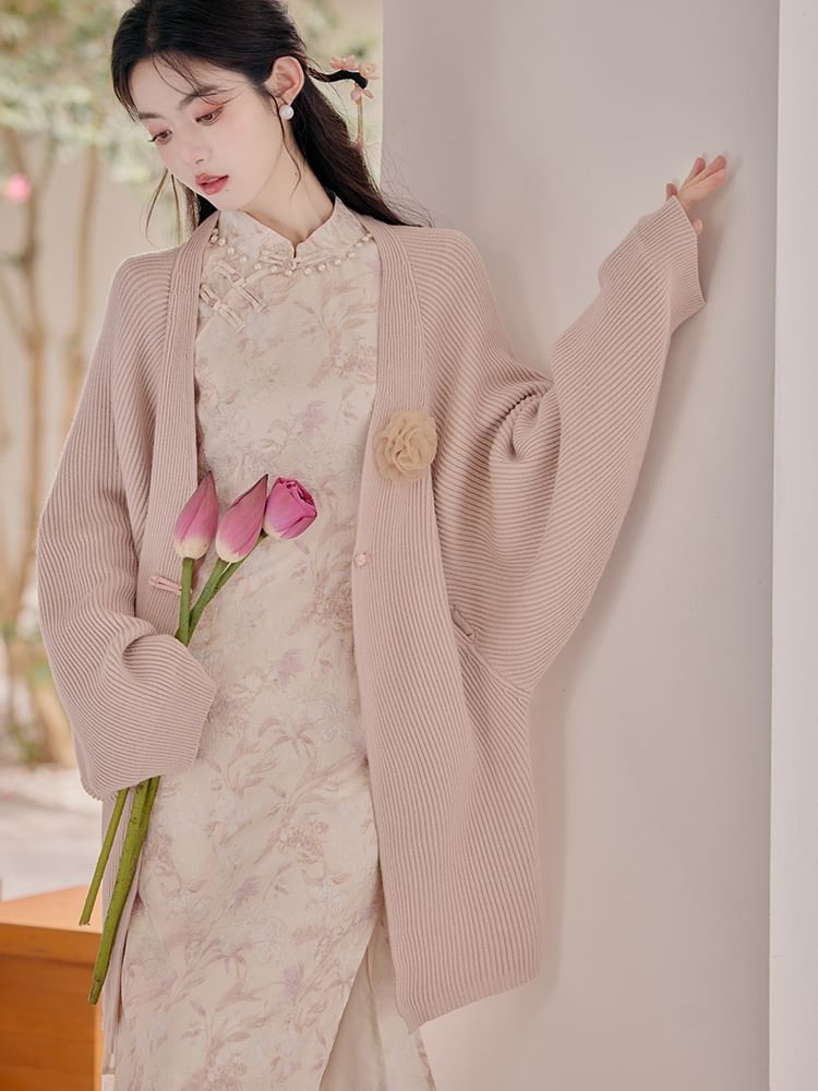 3/4-Sleeve Floral Faux Pearl Midi Qipao / Ribbed Long Frog Button Cardigan