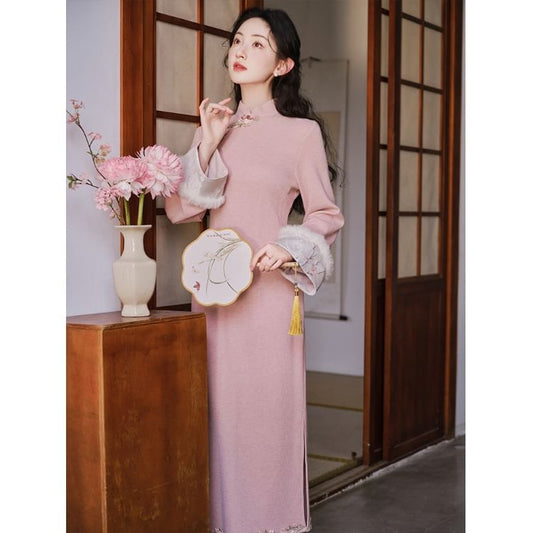 Set: Long-Sleeve Floral Panel Fluffy Trim Slit Midi Qipao + Frog Button Vest