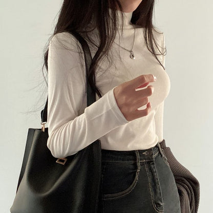 Long-Sleeve Mock Neck Plain T-Shirt