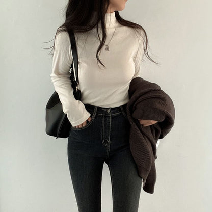 Long-Sleeve Mock Neck Plain T-Shirt
