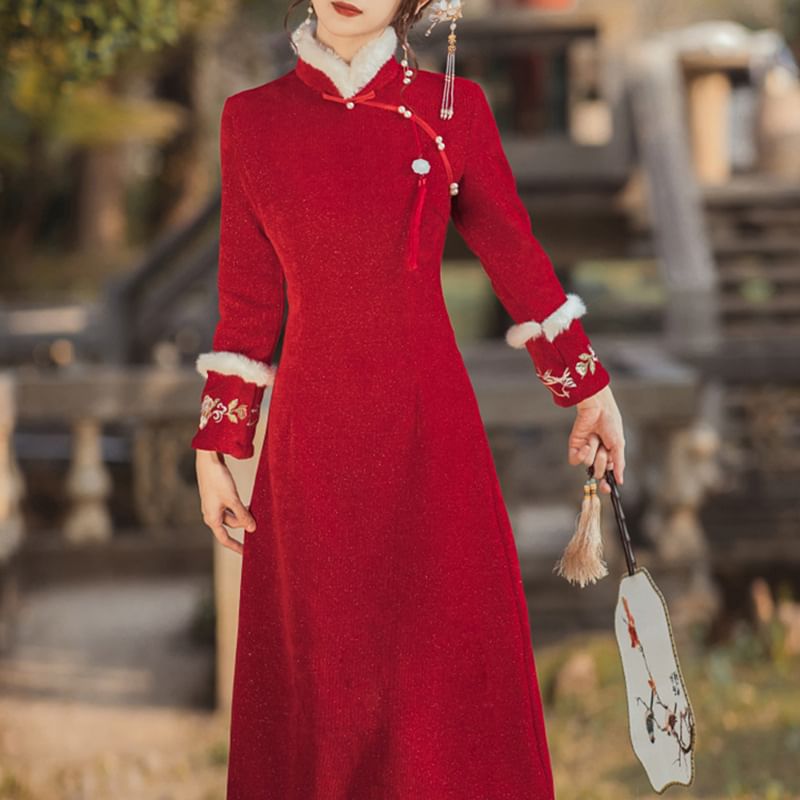 Long Sleeve Stand Collar Embroidery Tassel Midi Cheongsam Dress