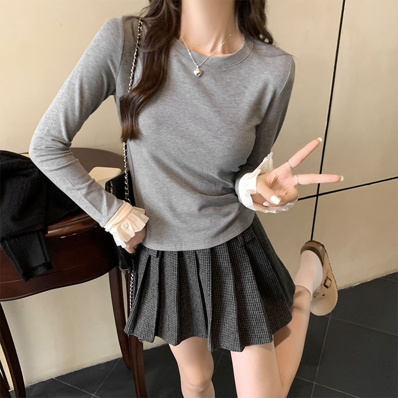 Long-Sleeve Crew Neck Two Tone Flared Cuff Slim Fit T-Shirt