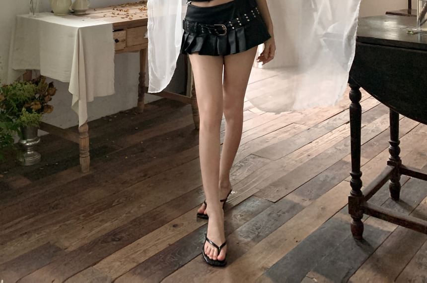 Halter Plain Studded Top / Mid Rise Pleated Belted Faux Leather Mini A-Line Skirt