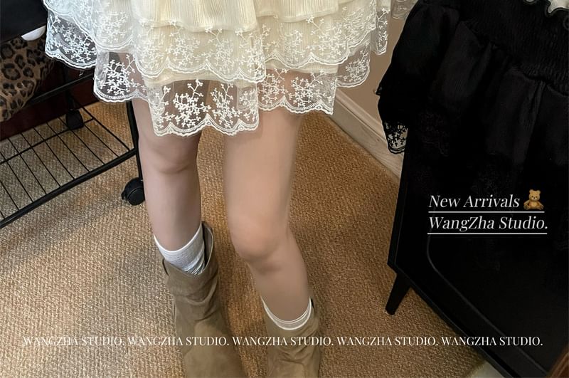 Stretch-Band Solid Panel Mesh Mini Flared Skirt