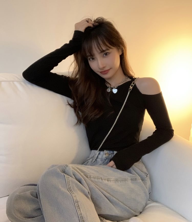 Long-Sleeve Cold Shoulder Plain Crop Top