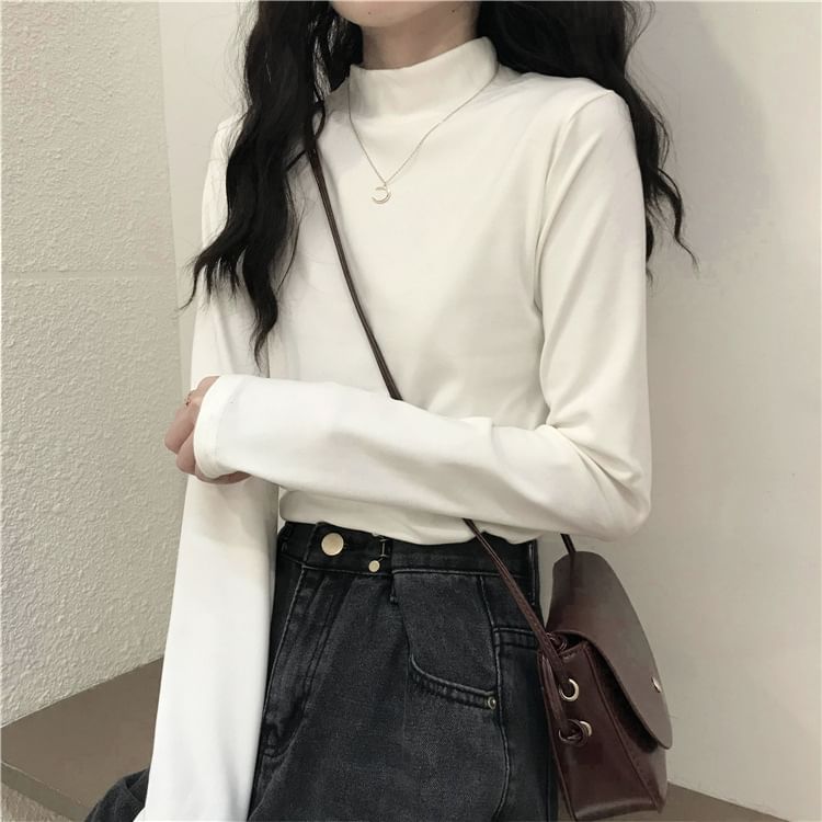 Long-Sleeve Mock Neck Plain T-Shirt