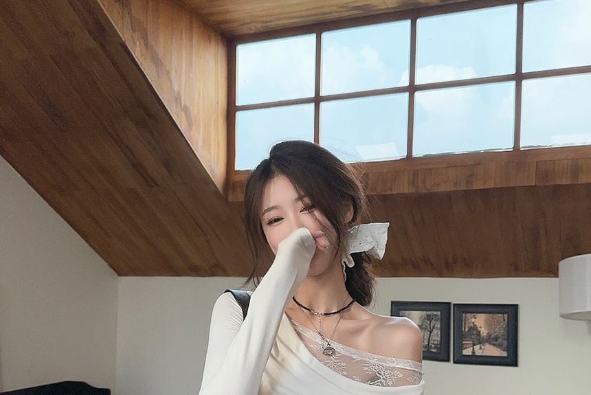Off-Shoulder Slim-Fit Top with Lace Details